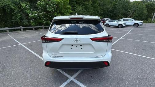 2021 Toyota Highlander LE