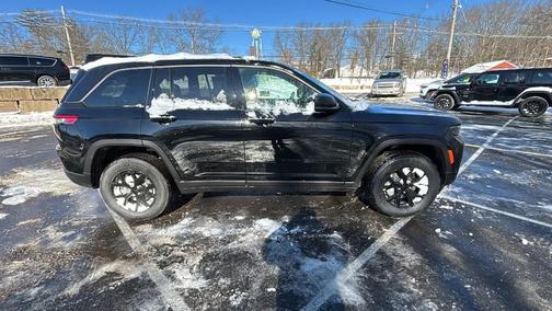 2026 Jeep Grand Cherokee Altitude