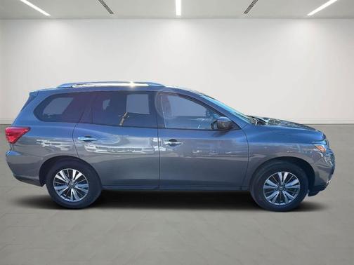 2019 Nissan Pathfinder S