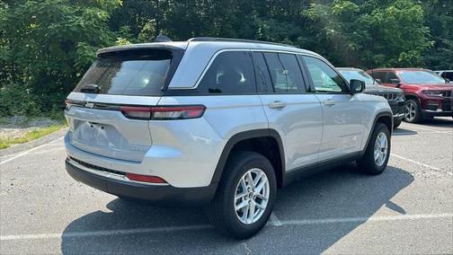 2024 Jeep Grand Cherokee Laredo