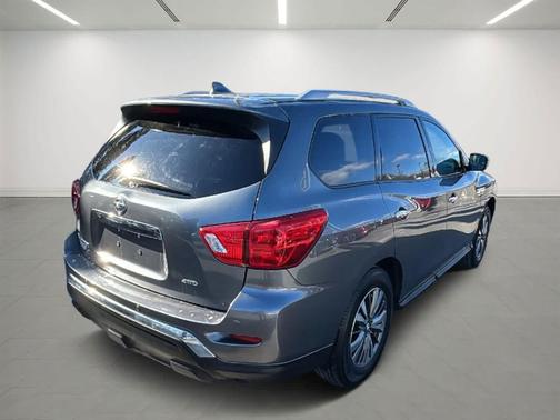 2019 Nissan Pathfinder S