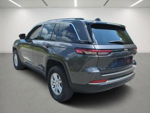 2022 Jeep Grand Cherokee Laredo