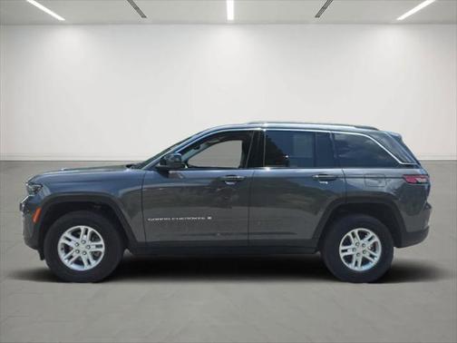 2022 Jeep Grand Cherokee Laredo