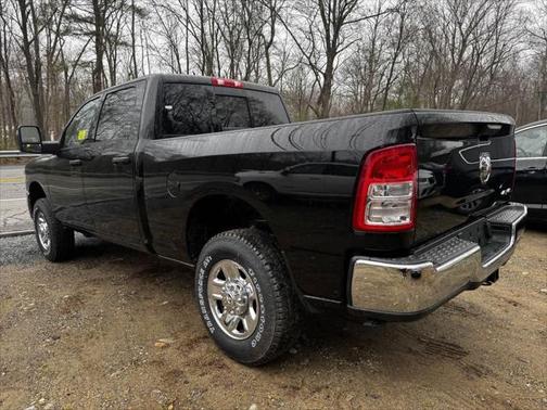2024 RAM 2500 Tradesman Crew Cab 4x4 6'4' Box