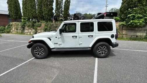 2025 Jeep Wrangler 4-Door Sahara 4x4