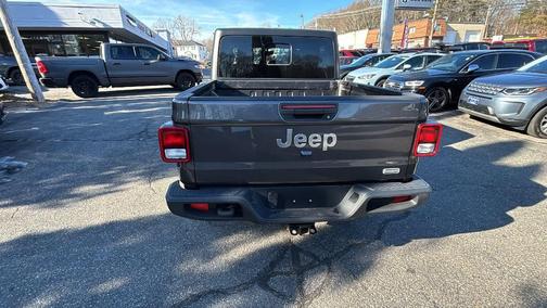 2022 Jeep Gladiator Overland