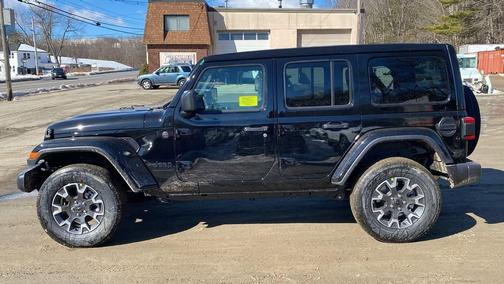 2025 Jeep Wrangler 4-Door Sahara 4x4