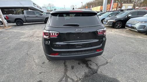 Diamond Black Crystal Pearlcoat 2026 Jeep Compass Latitude