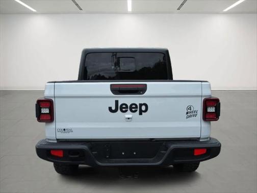 2021 Jeep Gladiator Willys 4x4