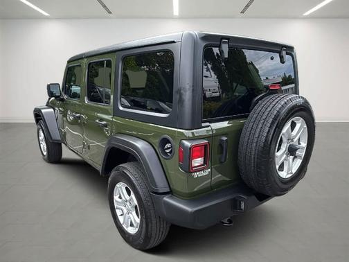 2022 Jeep Wrangler Unlimited Sport