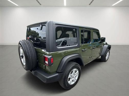 2022 Jeep Wrangler Unlimited Sport