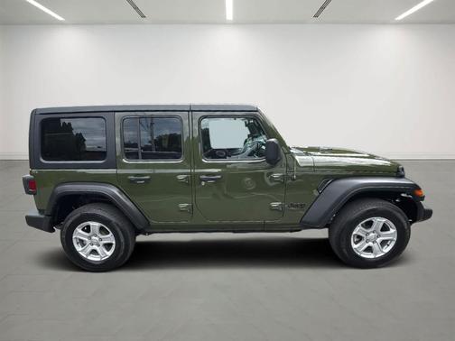 2022 Jeep Wrangler Unlimited Sport