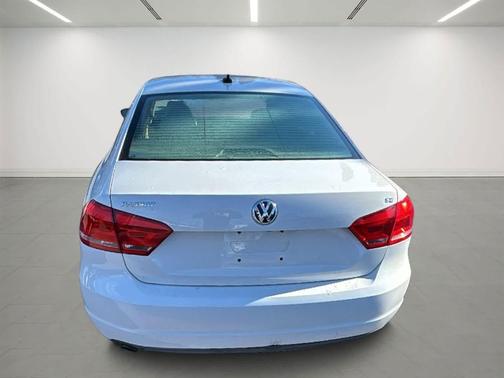 2014 Volkswagen Passat 2.5L SE