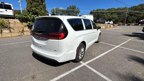 2026 Chrysler Pacifica L