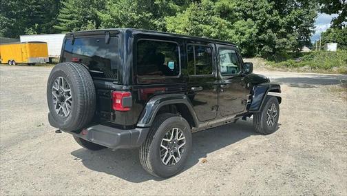 2024 Jeep Wrangler 4-Door Sahara 4x4