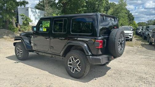 2024 Jeep Wrangler 4-Door Sahara 4x4