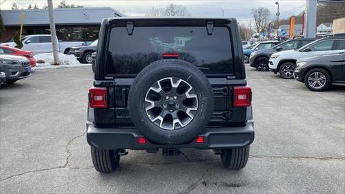 2025 Jeep Wrangler 4-Door Sahara 4x4