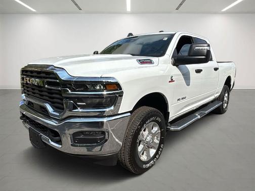 2025 RAM 2500 Big Horn Crew Cab 4x4 6'4' Box