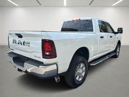 2025 RAM 2500 Big Horn Crew Cab 4x4 6'4' Box