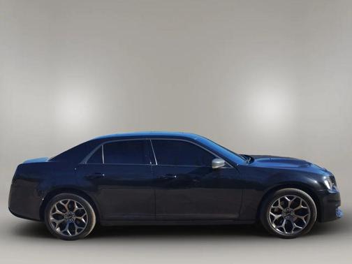 2014 Chrysler 300C John Varvatos Luxury