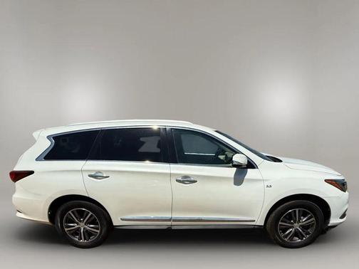 2017 INFINITI QX60 Base