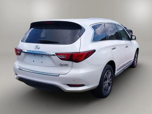 2017 INFINITI QX60 Base