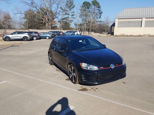 2015 Volkswagen Golf GTI 2.0T SE 4-Door