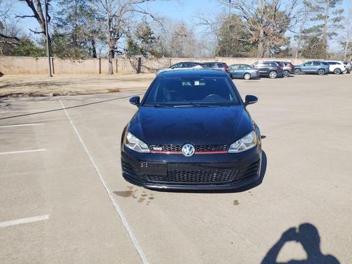 2015 Volkswagen Golf GTI 2.0T SE 4-Door