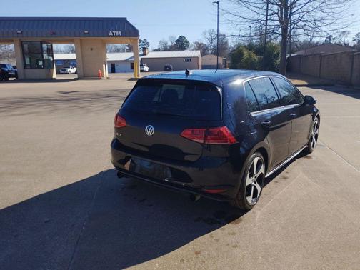2015 Volkswagen Golf GTI 2.0T SE 4-Door
