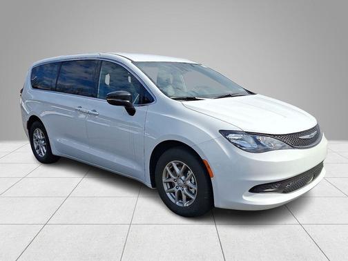 Bright White Clearcoat 2026 Chrysler Voyager LX