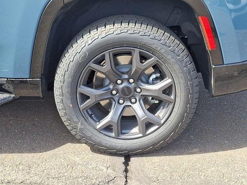 2026 Jeep Grand Wagoneer Base