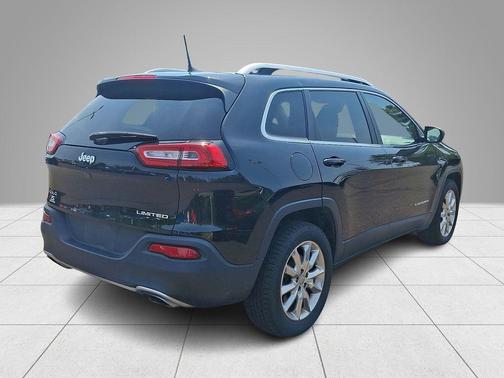 Brilliant Black Crystal Pearlcoat 2016 Jeep Cherokee Limited
