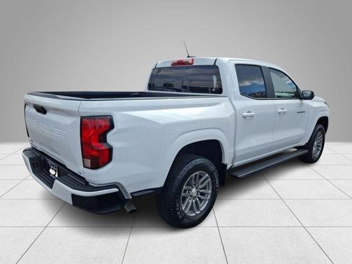 Summit White 2024 Chevrolet Colorado LT