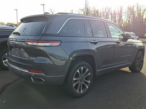 2022 Jeep Grand Cherokee Overland
