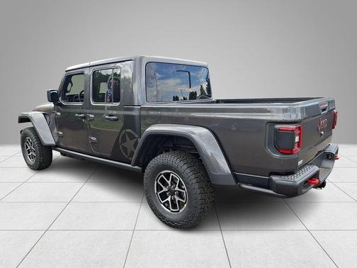 Granite Crystal Clearcoat Metallic 2026 Jeep Gladiator Rubicon