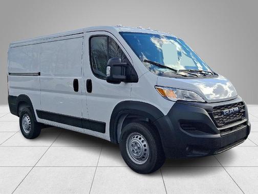 Bright White Clearcoat 2026 RAM ProMaster 3500 Low Roof