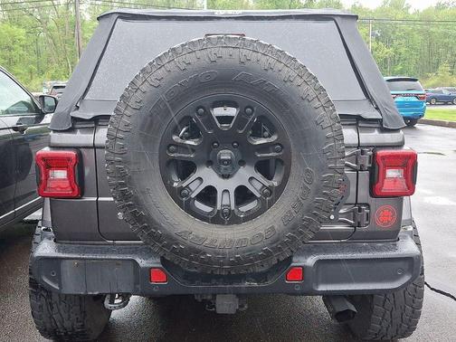 Granite Crystal Clearcoat Metallic 2019 Jeep Wrangler Unlimited Sahara