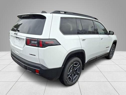 Bright White Clearcoat 2026 Jeep Cherokee LAREDO/LIMITED