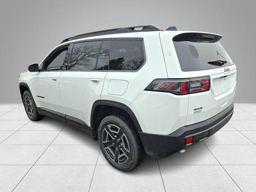 Bright White Clearcoat 2026 Jeep Cherokee LAREDO/LIMITED