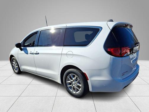 Bright White Clearcoat 2026 Chrysler Voyager LX