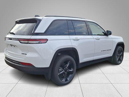 Bright White Clearcoat 2025 Jeep Grand Cherokee Limited