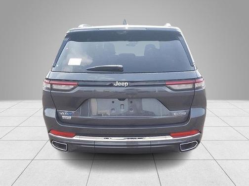 Metallic 2023 Jeep Grand Cherokee 4xe Overland
