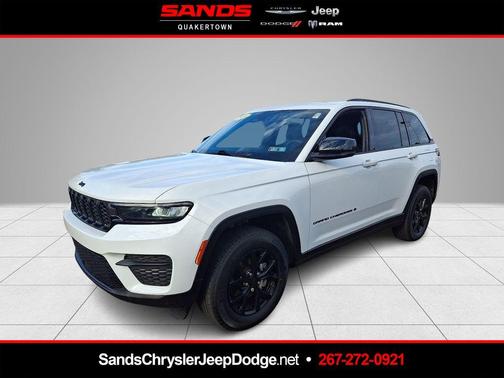 Bright White Clearcoat 2024 Jeep Grand Cherokee Laredo