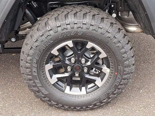 Anvil Clearcoat 2026 Jeep Gladiator Shadow Ops
