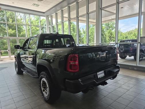 Serrano Red 2026 RAM 1500 RHO