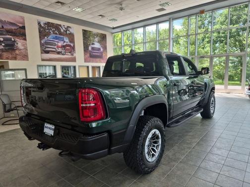 Serrano Red 2026 RAM 1500 RHO