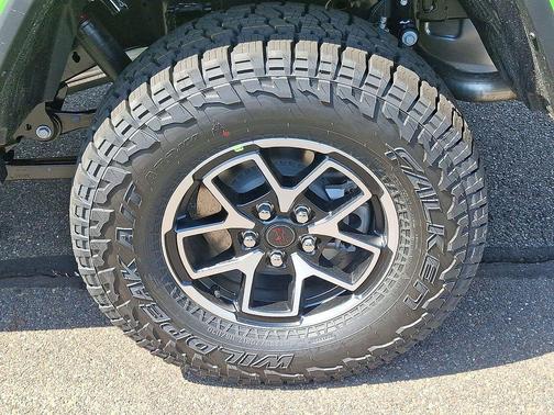 Mojito! Clearcoat 2026 Jeep Gladiator Shadow Ops