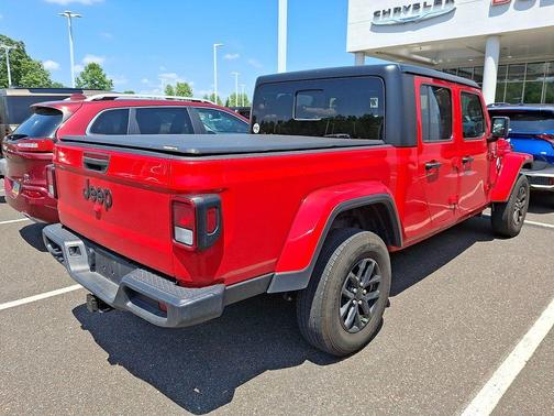 Firecracker Red Clearcoat 2023 Jeep Gladiator Sport
