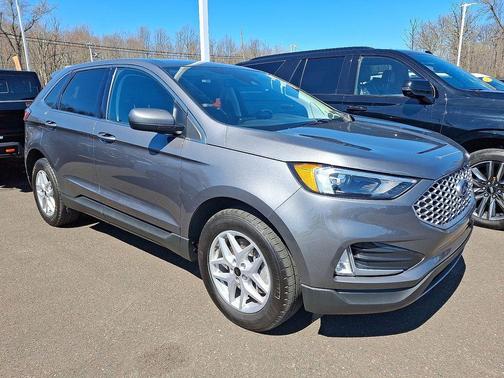 Gray Metallic 2024 Ford Edge SEL
