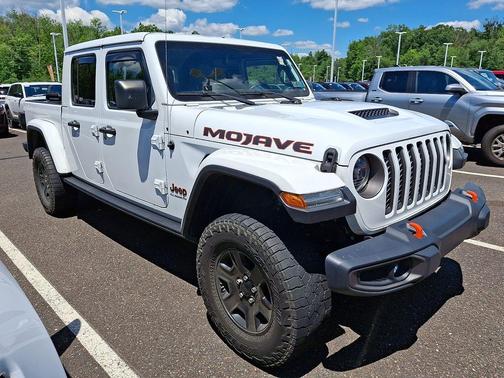 Bright White Clearcoat 2020 Jeep Gladiator Mojave